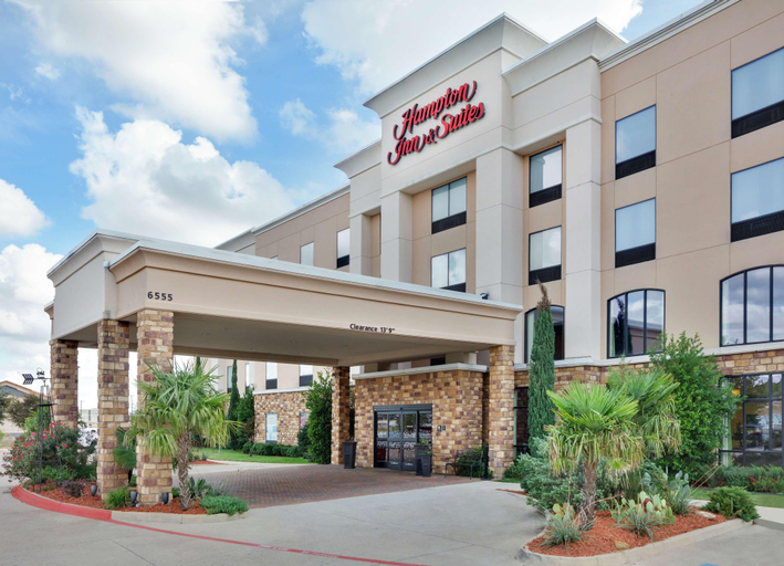 Exterior & Views 2, Hampton Inn and Suites Fort Worth/Forest Hill, Tarrant