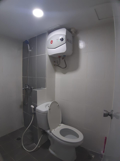 Bathroom 2, The Jarrdin Cihampelas Bandung, Bandung