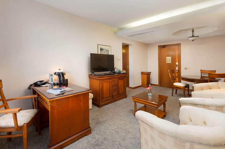 Bedroom 3, Ramada by Wyndham Bucharest Parc, Municipiul Bucuresti