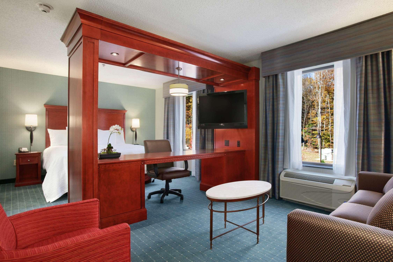 Public Area 2, Hampton Inn & Suites Hartford/Farmington, Hartford