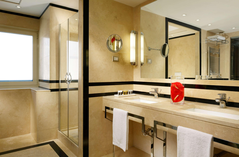 Bathroom 4, Grand Hotel Palatino, Roma