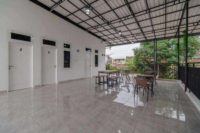 Others 5, RedDoorz Syariah near Summarecon Mall Bekasi, Bekasi