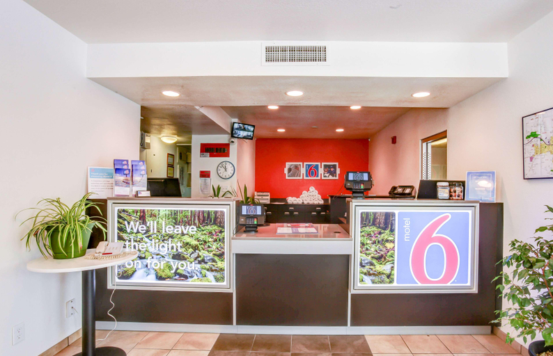 Public Area 2, Motel 6 Grants Pass, Josephine