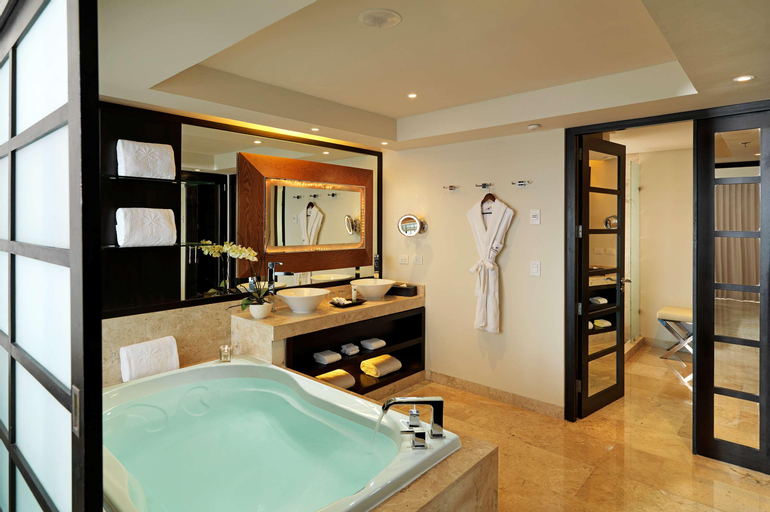 Bathroom 14