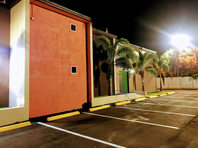 Public Area 2, Tropical Inn & Suites, Pinellas