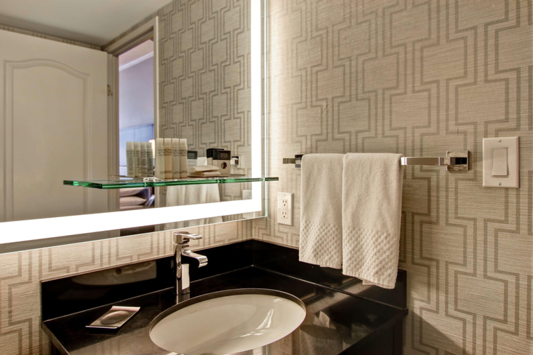 Bathroom 13