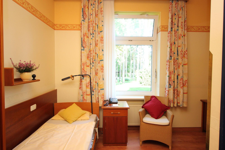 Bedroom 3, Heidehotel Bad Bevensen, Uelzen