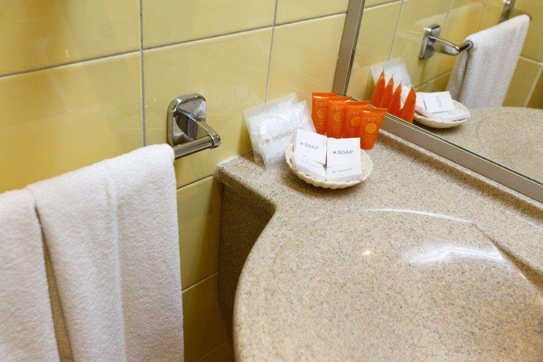 Bathroom 5, Zenith Hotel Conference & Spa, Constanta