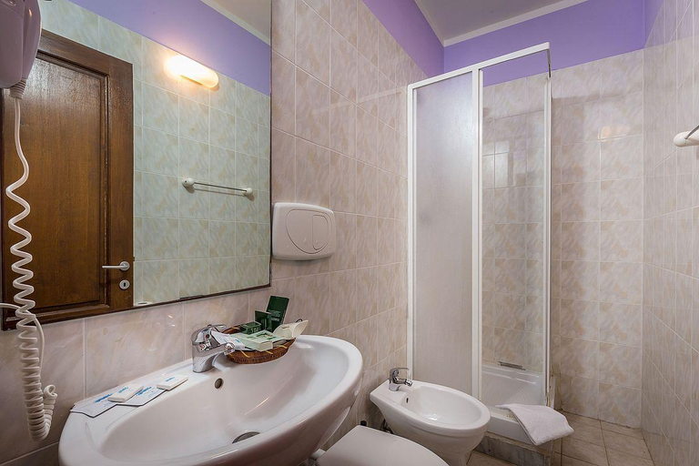 Bathroom 4, Real, Florence