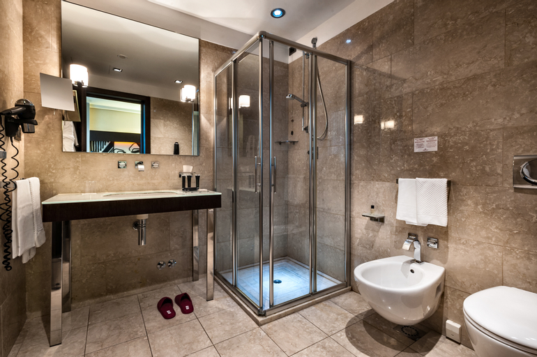 Bathroom 46