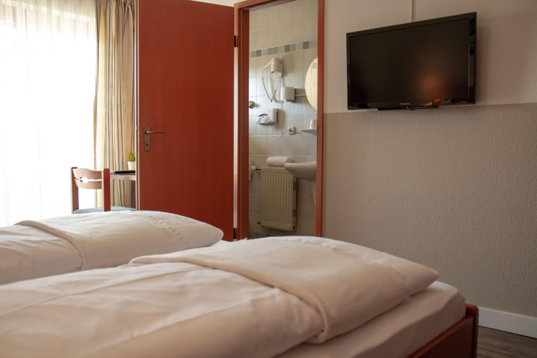 Bedroom 3, Hotel Restaurant Bastei, Mühldorf am Inn