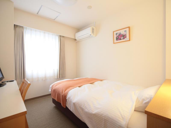 Bedroom 3, Shin-Osaka Station Honkan, Osaka