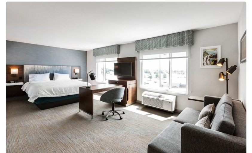 Bedroom 3, Hampton Inn & Suites by Hilton Quebec Beauport , Communauté-Urbaine-de-Québec