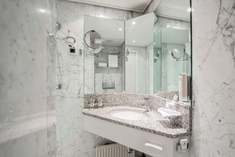 Bathroom 4, Best Western Premier Hotel Villa Stokkum, Main-Kinzig-Kreis