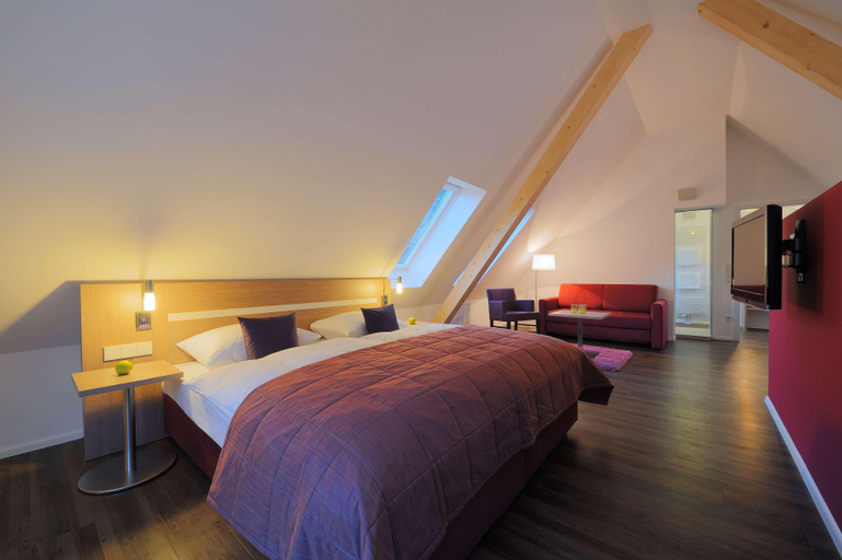 Bedroom 3, Hotel Hofgut Sternen, Breisgau-Hochschwarzwald