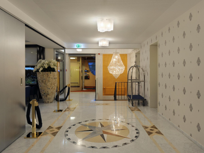 Public Area 5, Hotel Du Nord, Interlaken
