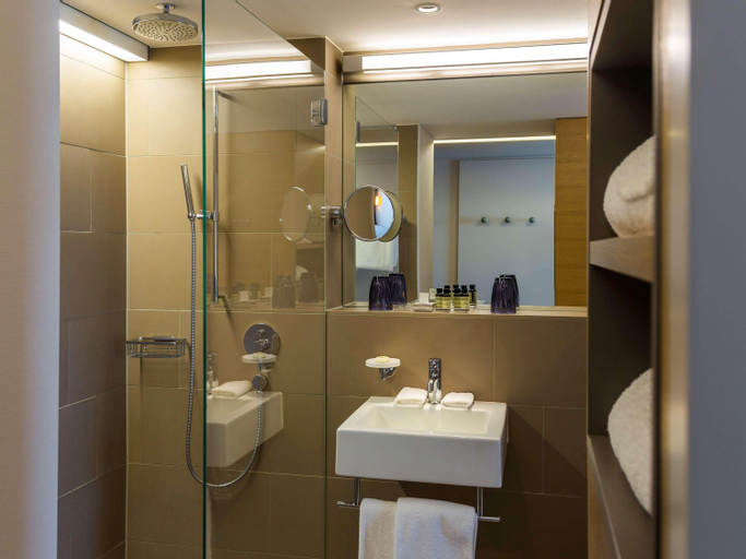 Bathroom 4