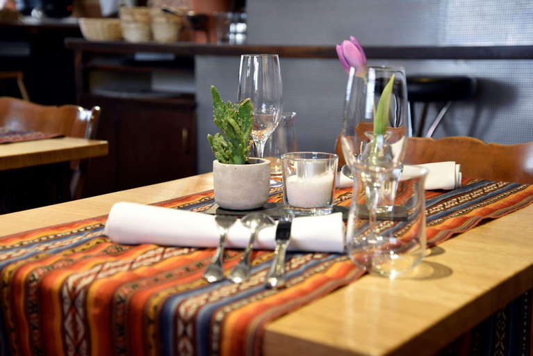 Food & Drinks 8