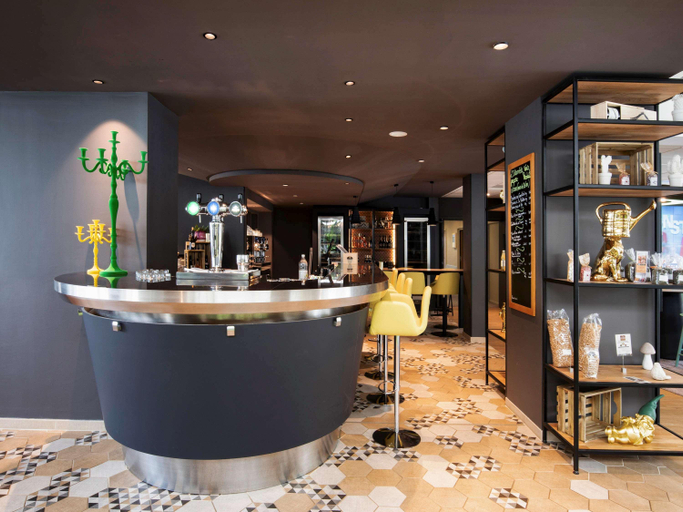 Public Area 5, Novotel Évry Courcouronnes, Essonne