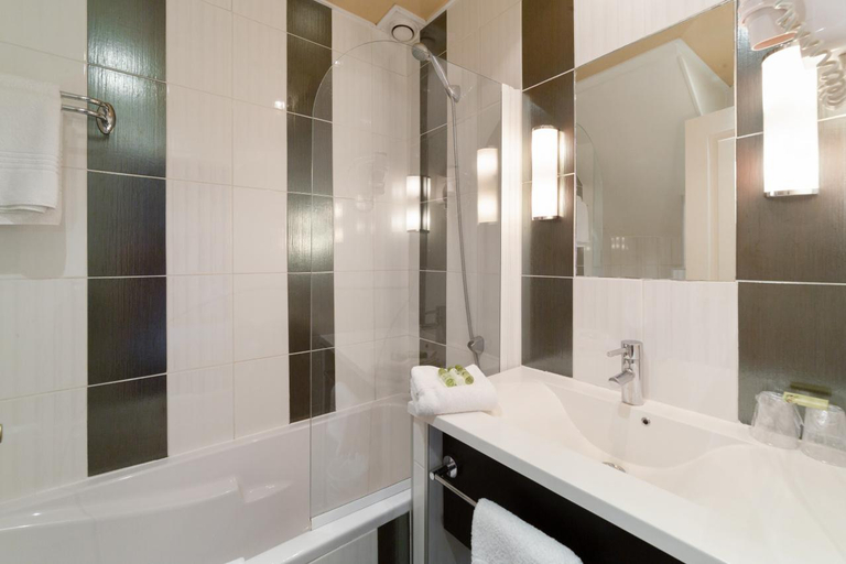 Bathroom 4, Hotel Moris Grands Boulevards, Paris