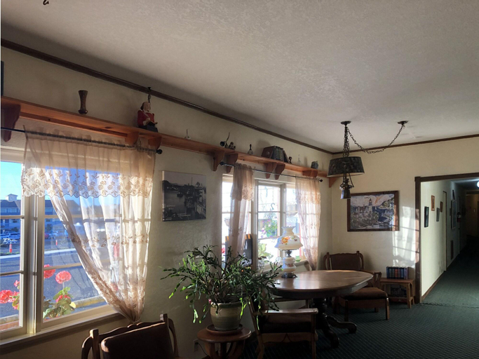 Public Area 3, Florence Lighthouse Inn, Lane