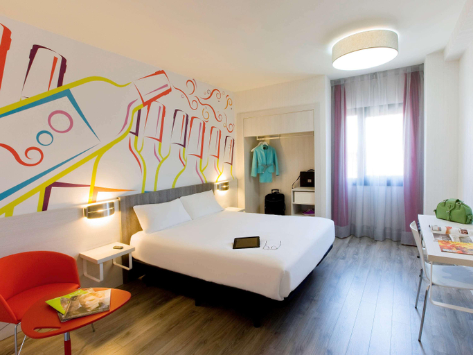 Bathroom 4, ibis Styles Madrid Prado, Madrid