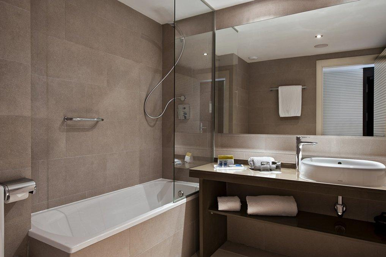 Bathroom, Exe Moncloa, Madrid