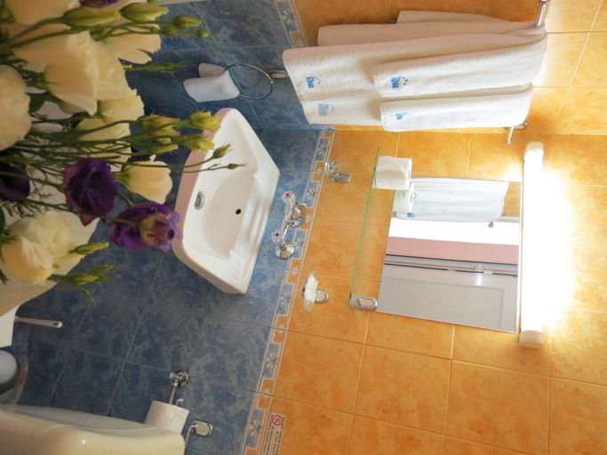 Bathroom 5, Sirena Hotel, Nesebar