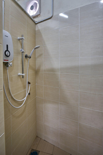 Bathroom 5, WeLuv Travel Guesthouse, Penang Island