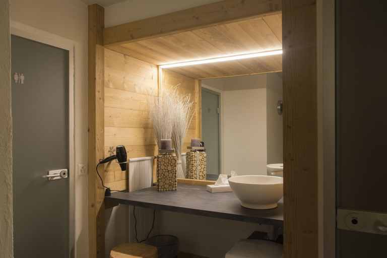 Bathroom 4, Hotel Le Beausite, Sierre