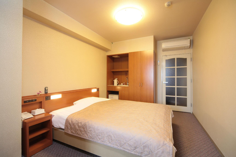 Bedroom 3, Shin-Osaka Station Kishibe, Osaka