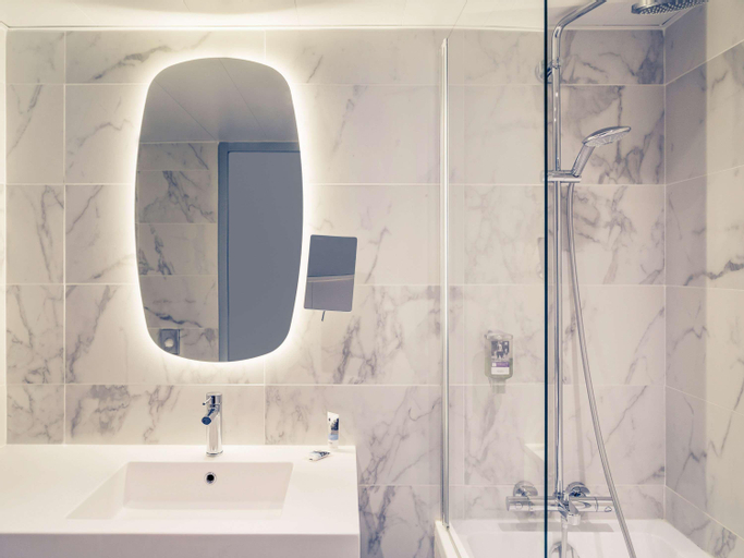 Bathroom 19