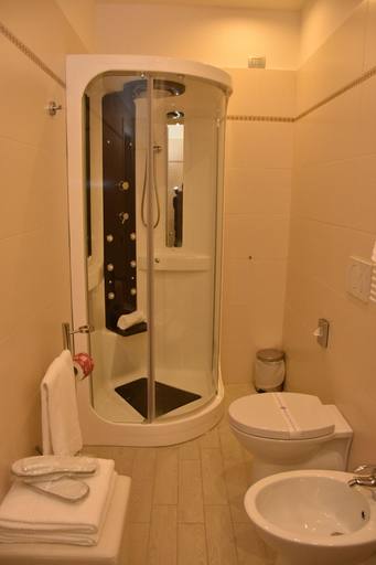 Bathroom 4, Hotel Ristorante Mariano, Matera
