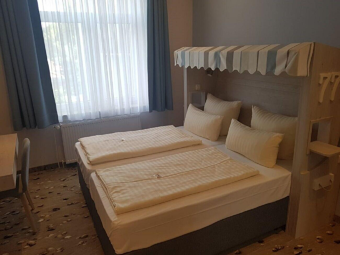 Bedroom 2, Wilhelms Haven Hotel, Wilhelmshaven