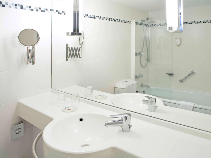 Bathroom 4