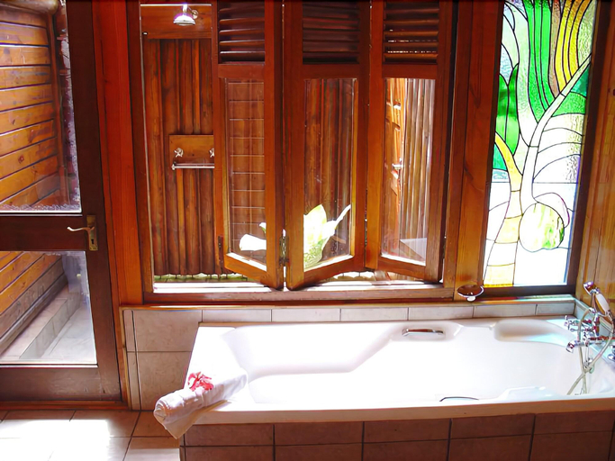 Bathroom, Le Jardin Des Palmes