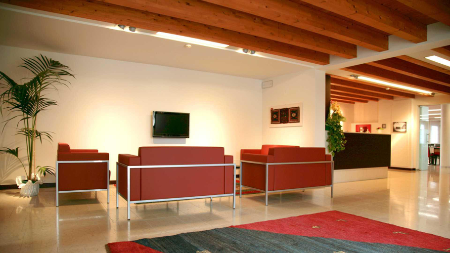 Public Area, Corte della Rocca Bassa, Verona