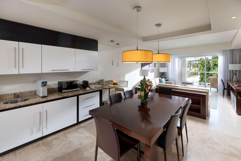 Dining Room 21