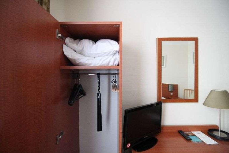 Public Area 3, Hotel Crystal Reims Centre, Marne