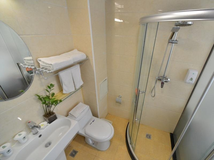 Bathroom 4, GreenTree Alliance WestRailway Station NorthSquare, Beijing