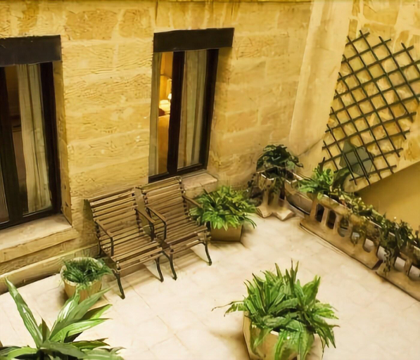 Public Area 2, Hôtel des 4 Soeurs, Gironde