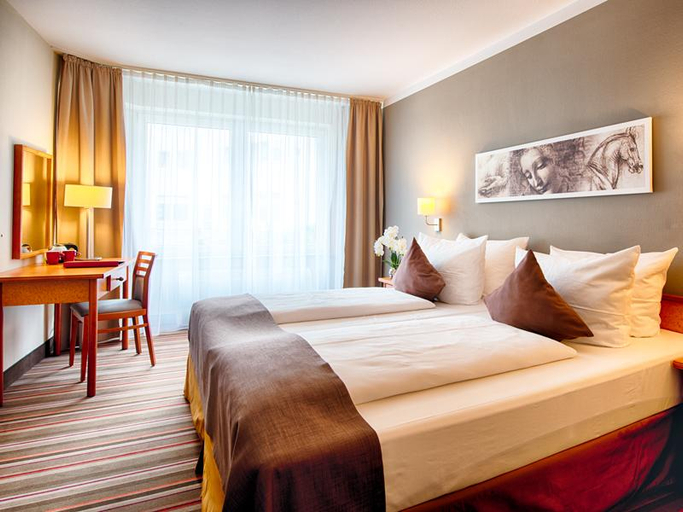 Bedroom 3, Leonardo Hotel Hamburg Airport, Hamburg