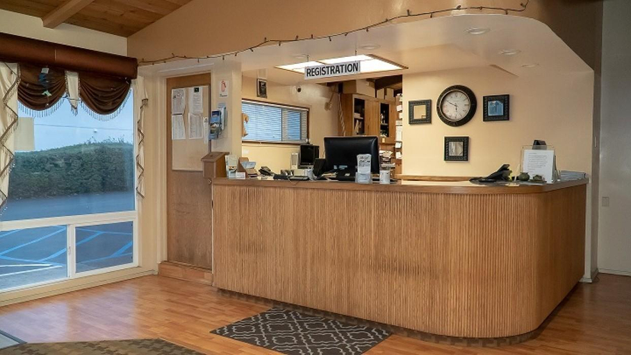 Public Area 3, Silver Surf Motel, San Luis Obispo