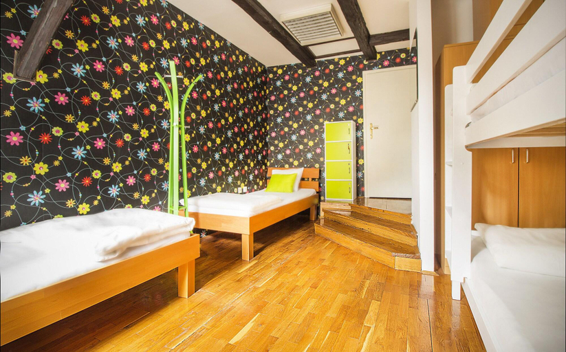 Bathroom 5, Hostel Centar, Zagreb