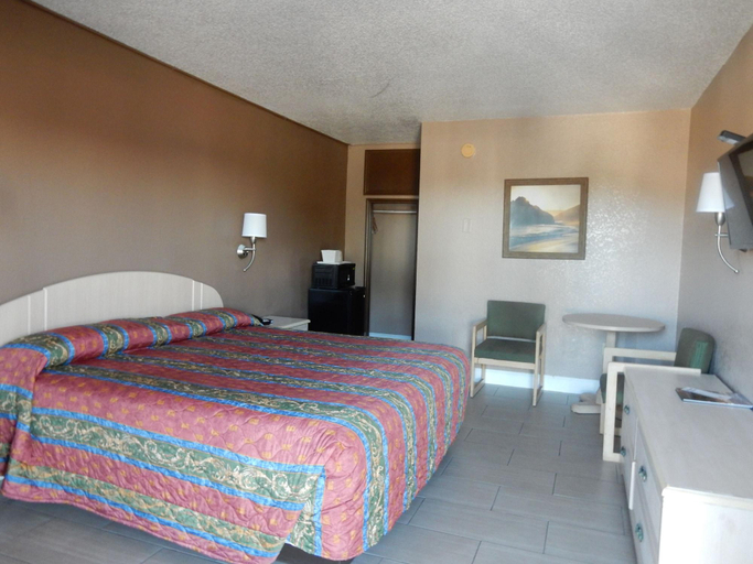 Bedroom 5, Sunset Inn, Saint Johns