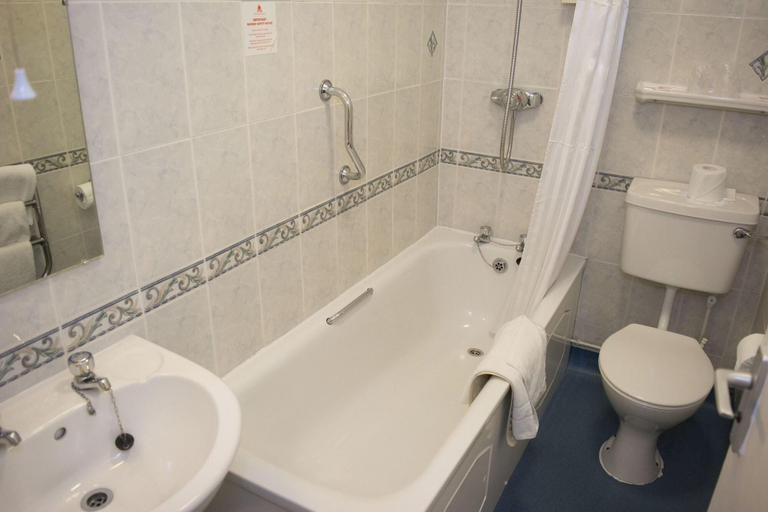 Bathroom 5, Tlh Carlton Hotel, Torbay