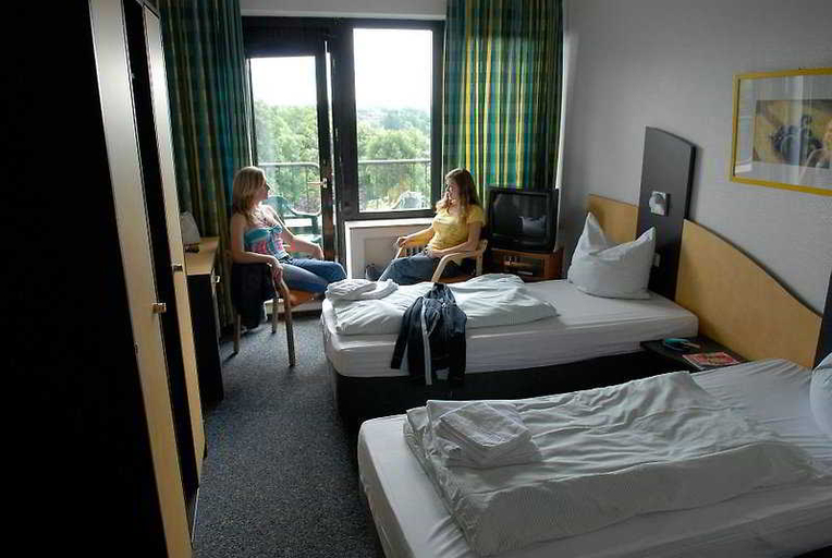 Bedroom 3, Jugendherberge Köln-Riehl - City Hostel, Köln