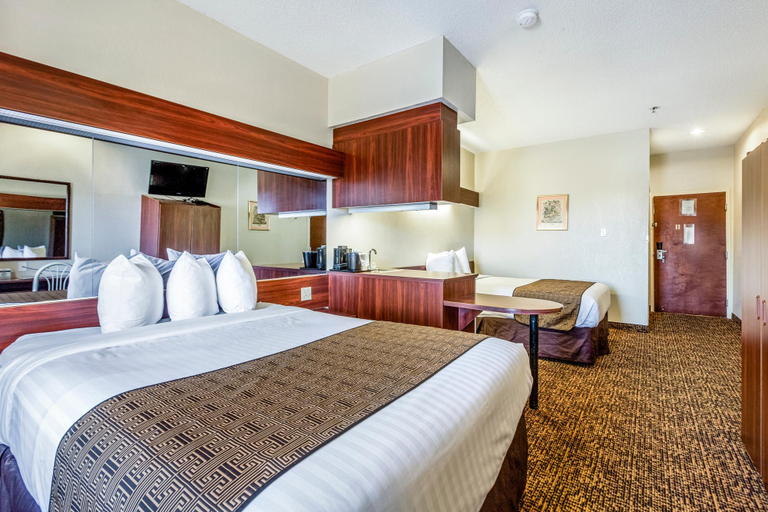 Bedroom, Trident Inn & Suites, East Baton Rouge