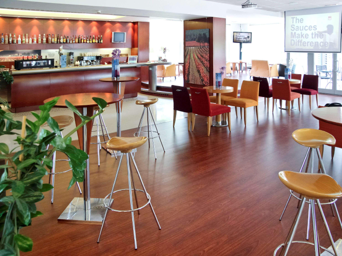Public Area 3, Ibis Styles Barcelona Sant Joan Despi, Barcelona