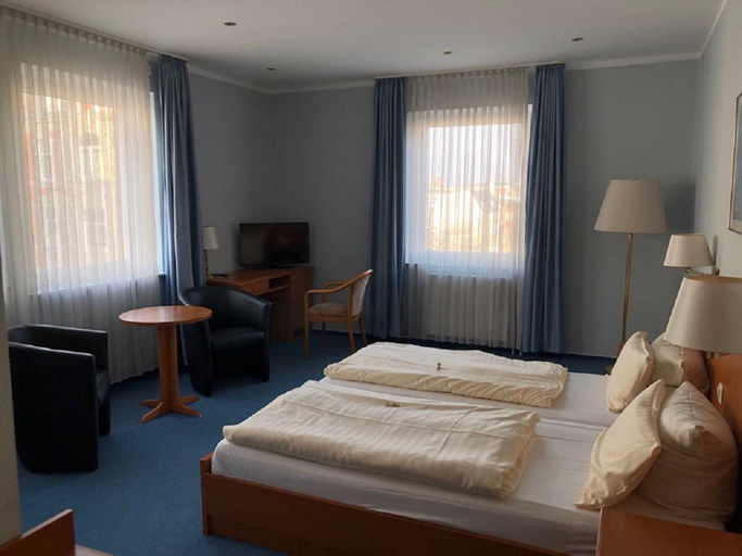 Bedroom 3, Wilhelms Haven Hotel, Wilhelmshaven